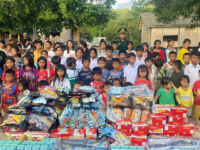 Các nguồn hỗ trợ bên ngoài cho người có vấn đề cờ bạc, bao gồm tư vấn và nhóm hỗ trợ.